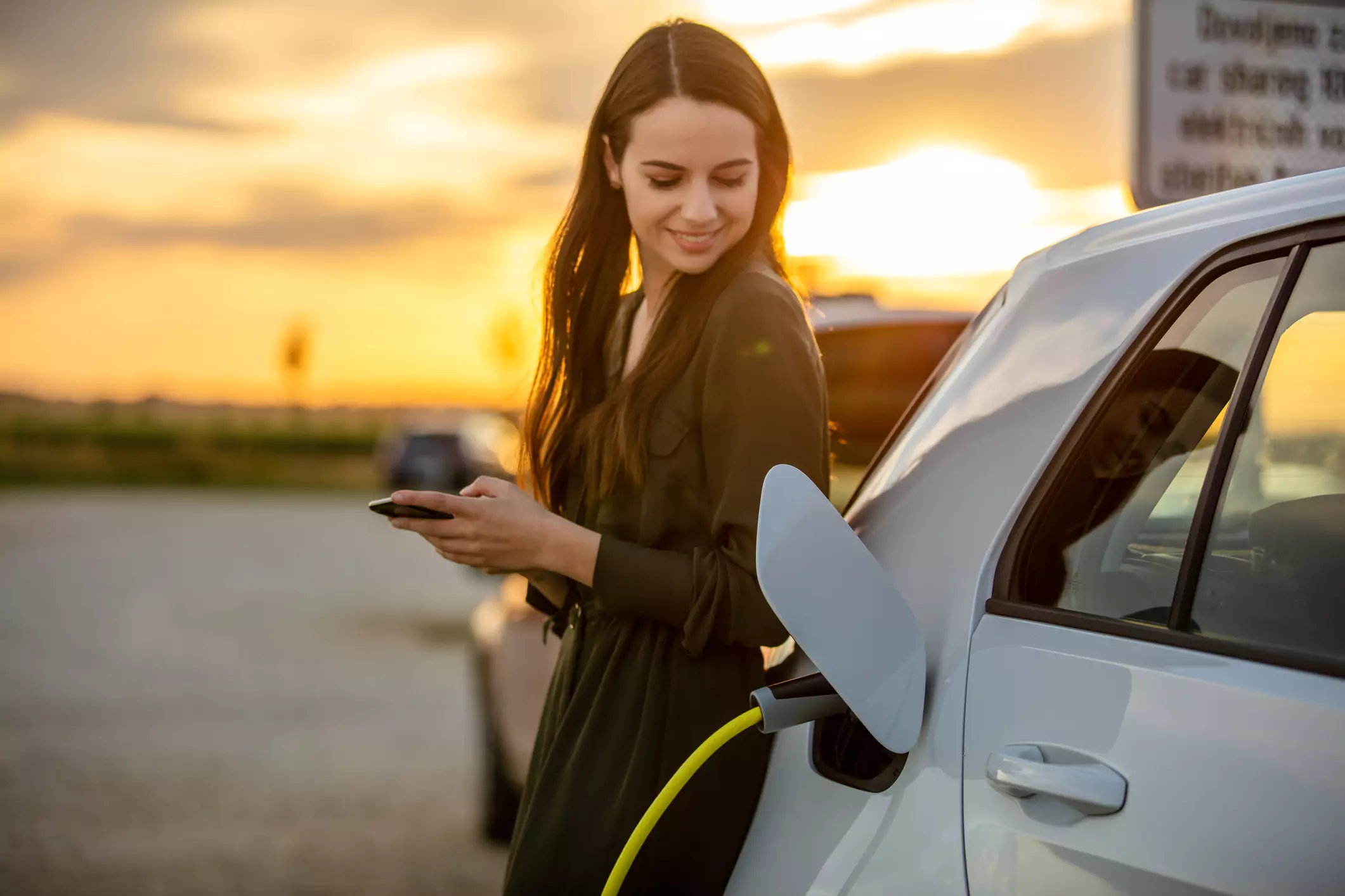 Tesla Financing: What To Know in 2025